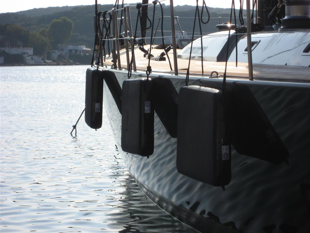 Defenses_plates_sur_bateau